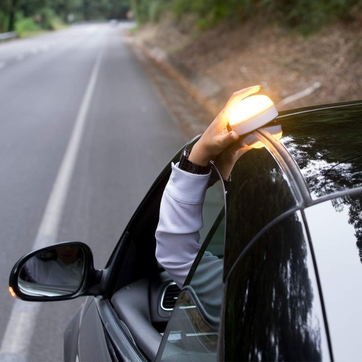 Help flash - Luz de emergencia autónoma - Señal v16 de preseñalización peligro DGT