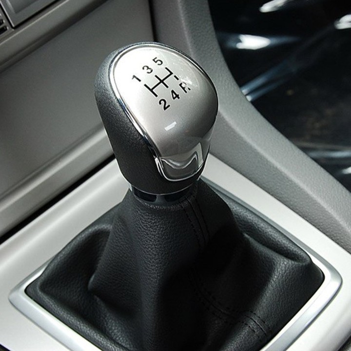 Pomo con Cuero 5 Marchas Ford Focus 2 2005-2011 C-Max Kuga Fiesta Color Gris